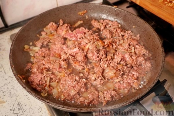 Мелидзанес папуцакья (фаршированные баклажаны)