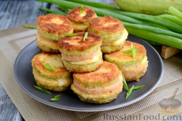 Жареные кабачки с начинкой из колбасы и сыра