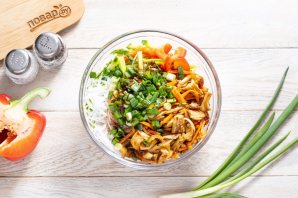 Фунчоза с вешенками и овощами
