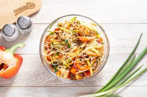 Фунчоза с вешенками и овощами