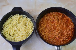 Спагетти по-болонски