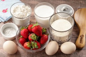 Выпечка с клубникой в мультиварке