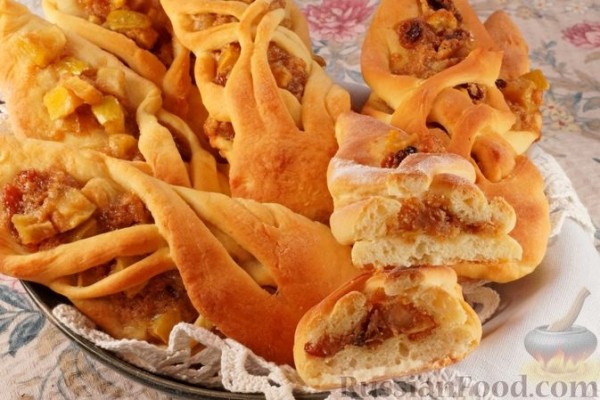 Булочки с яблоками и изюмом, из дрожжевого теста "Водолаз"