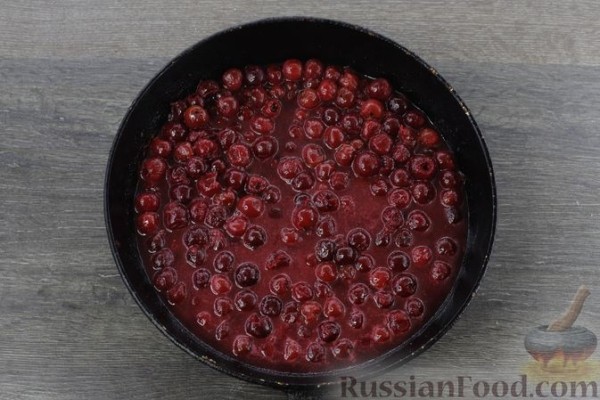 Слоёный пирог с вишней