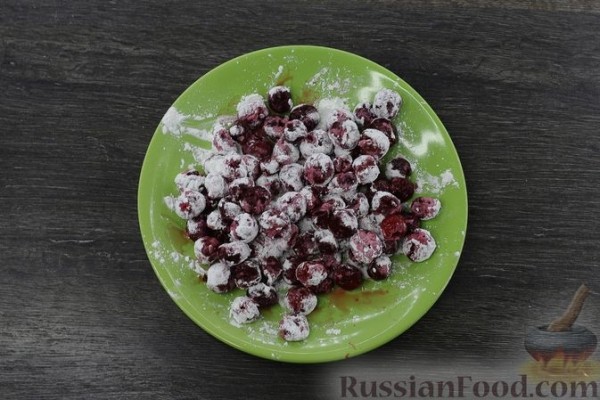 Чизкейк из теста фило, с творогом, сливочным сыром, вишней и орехами