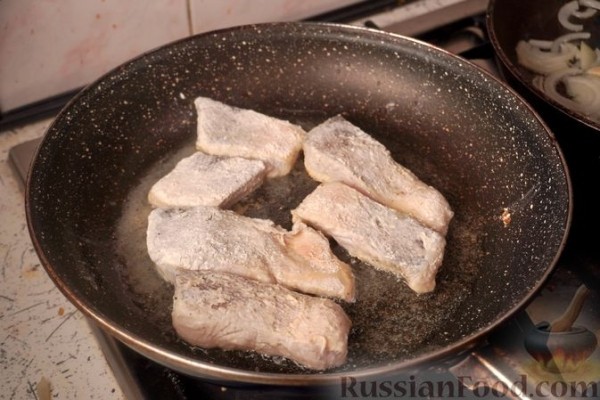 Жареная рыба с соусом "Саворо"