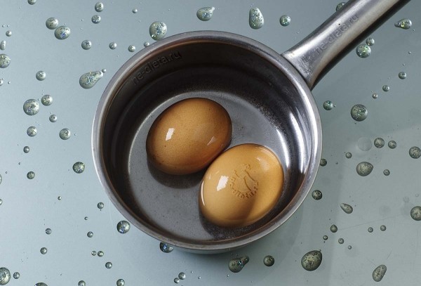 Салат с редисом, огурцом и яйцом