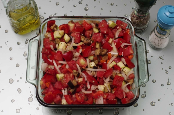 Овощное рагу с баклажанами