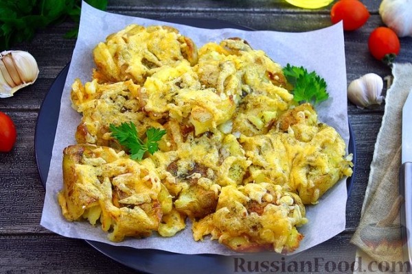 Запечённая молодая картошка с сыром