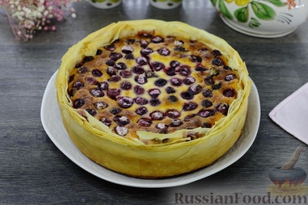 Чизкейк из теста фило, с творогом, сливочным сыром, вишней и орехами