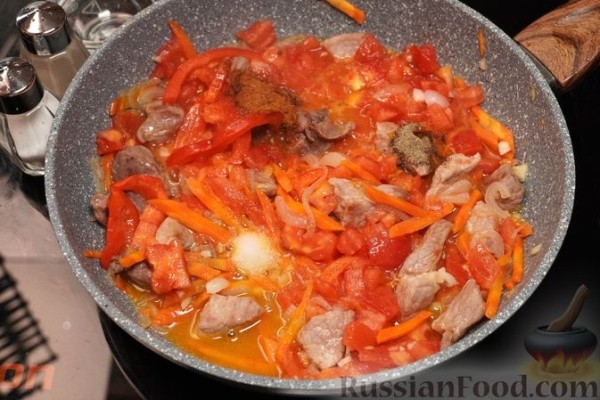 Кускус с овощами и мясом, на сковороде