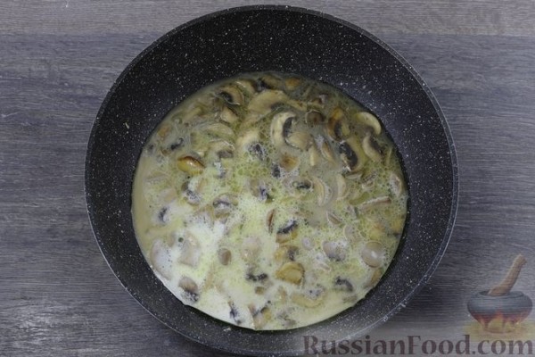Куриные тефтели в грибном соусе
