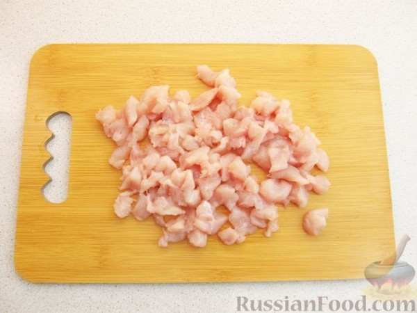 Картофельные драники с курицей, грибами и сыром