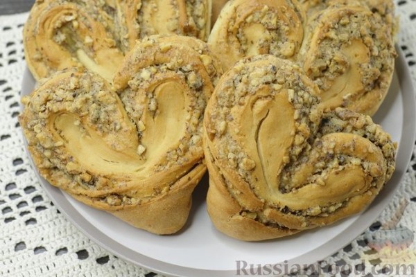Плюшки с орехами