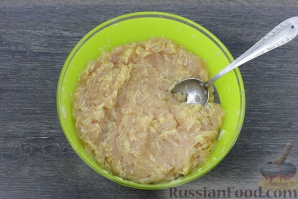 Куриные тефтели в грибном соусе