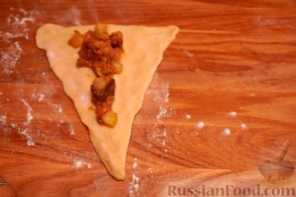 Булочки с яблоками и изюмом, из дрожжевого теста "Водолаз"