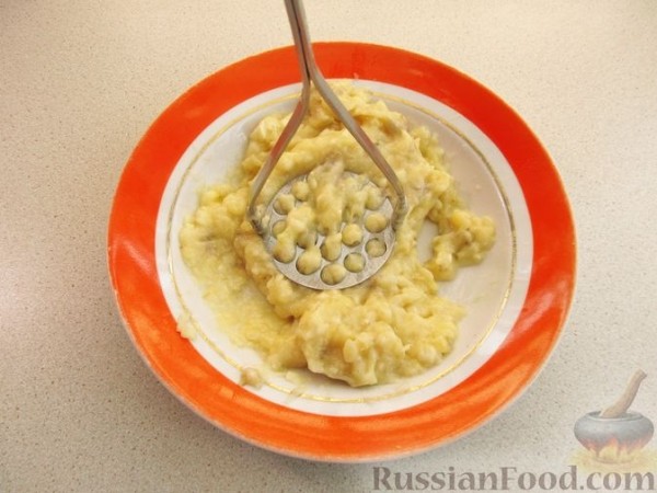 Шоколадный кекс с бананом, изюмом и ореховой пастой