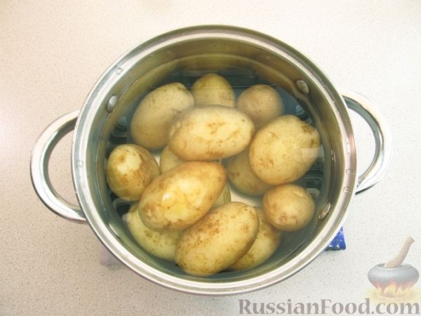 Запечённая молодая картошка с сыром