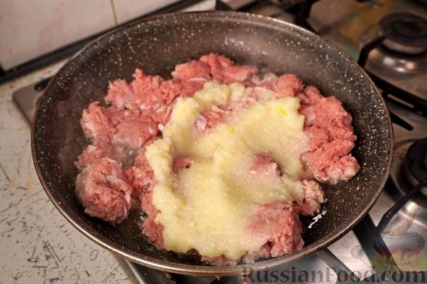Бугаца с фаршем и грибами (пирог из теста фило)