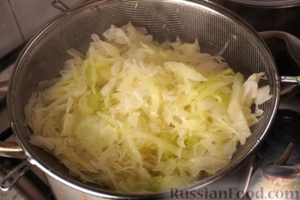 Лазанки, запечённые с капустой, мясом и грибами