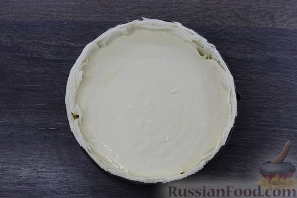 Чизкейк из теста фило, с творогом, сливочным сыром, вишней и орехами