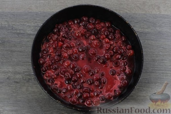Слоёный пирог с вишней