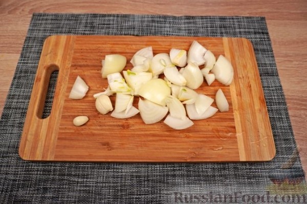 Бугаца с фаршем и грибами (пирог из теста фило)