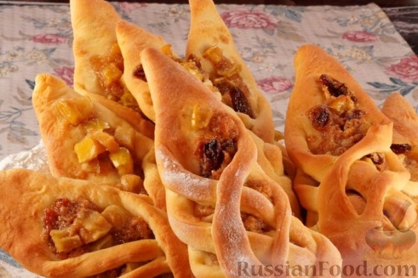 Булочки с яблоками и изюмом, из дрожжевого теста "Водолаз"