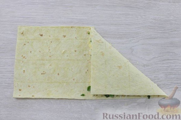 Конвертики из лаваша с сырной начинкой