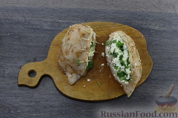 Кармашки из куриного филе с творогом, сыром и шпинатом (на сковороде)