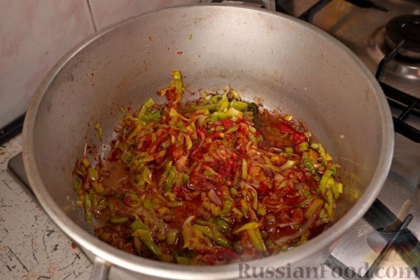 Кокорас красатос (петух, тушенный в вине)