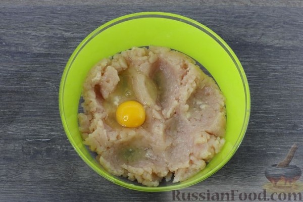 Куриные тефтели в грибном соусе