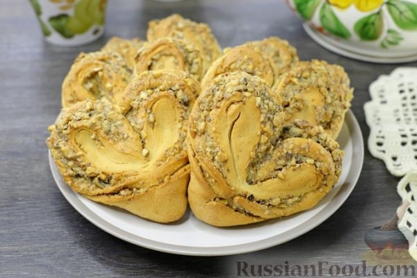 Плюшки с орехами