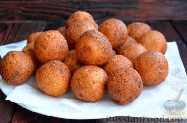 Творожные пончики с маком