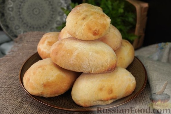 Картофельные булочки с яйцами, зеленью и сыром