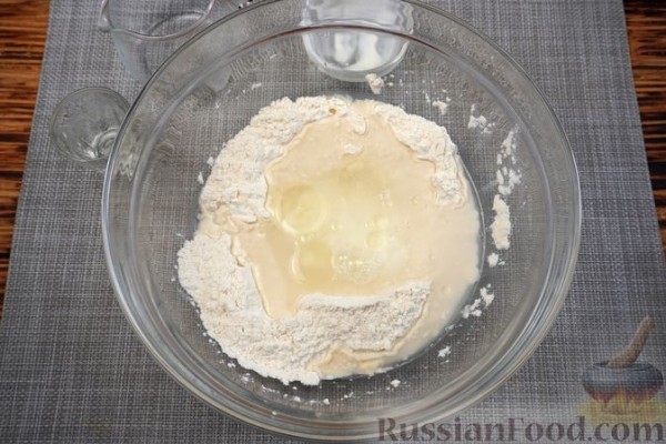 Дрожжевые лепёшки на йогурте, с кинзой, укропом и зелёным луком