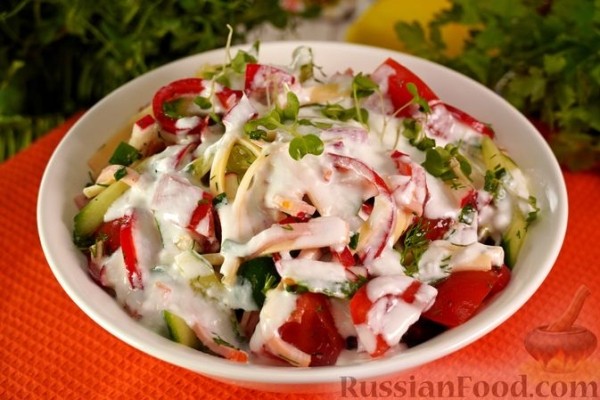 Овощной салат с ветчиной и сыром