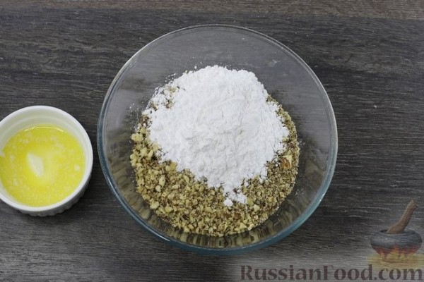 Чизкейк из теста фило, с творогом, сливочным сыром, вишней и орехами