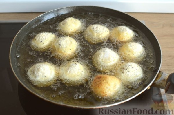 Творожные пончики с маком
