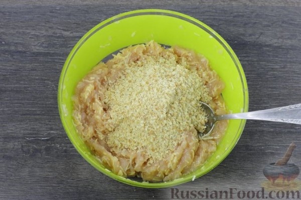 Куриные тефтели в грибном соусе