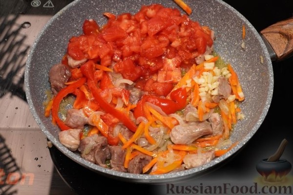 Кускус с овощами и мясом, на сковороде