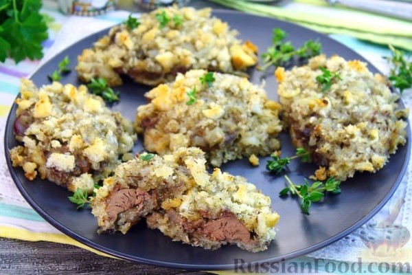 Куриная печень, запечённая с луком
