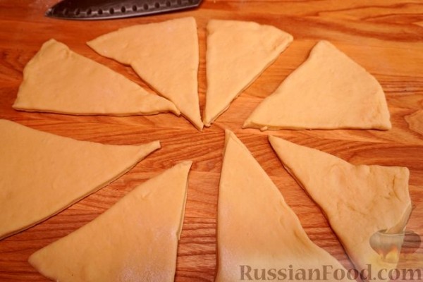 Булочки с яблоками и изюмом, из дрожжевого теста "Водолаз"