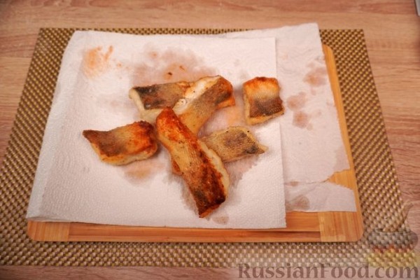 Жареная рыба с соусом "Саворо"