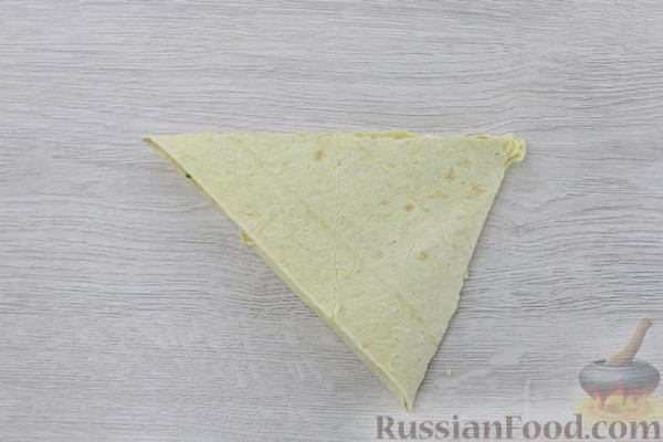 Конвертики из лаваша с сырной начинкой