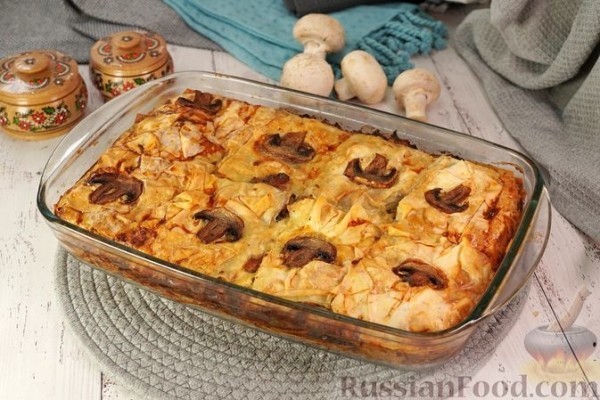 Бугаца с фаршем и грибами (пирог из теста фило)