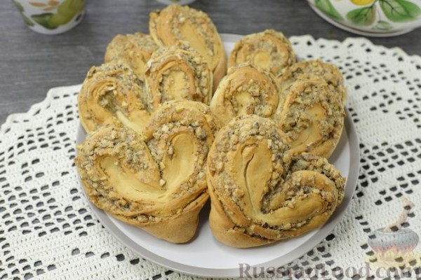 Плюшки с орехами