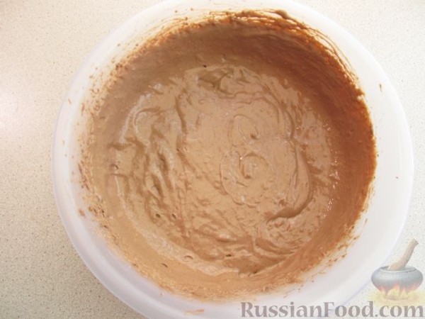 Шоколадный кекс с бананом, изюмом и ореховой пастой
