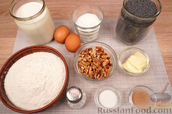Маковый рулет с орехами