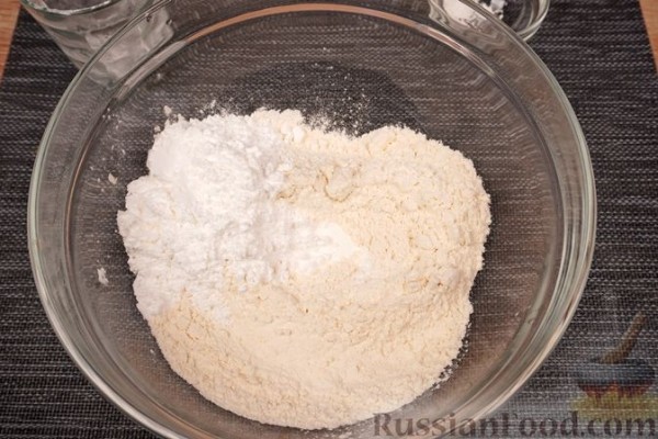 Пирог с творогом и абрикосами